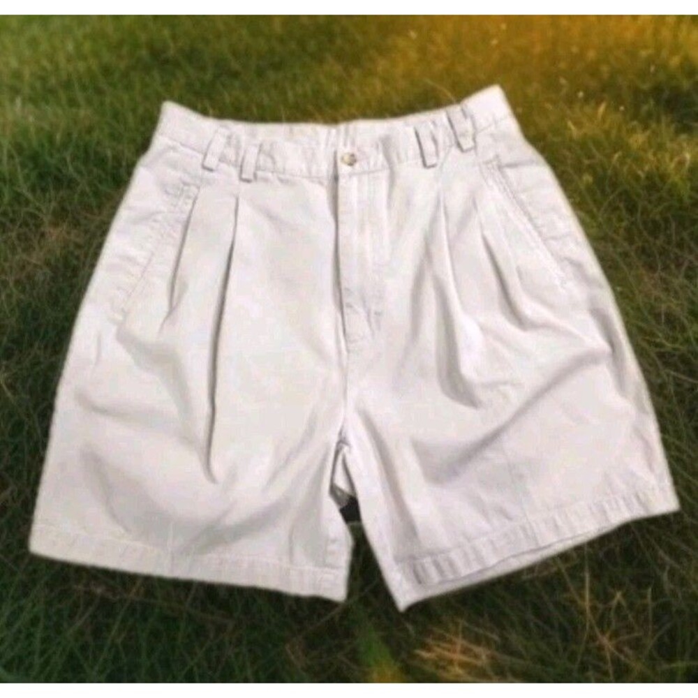 GREG NORMAN GOLF SHORTS KHAKI PLEATED  CLASSIC CHINO CASUAL SZ 32-(31 ACTUAL)